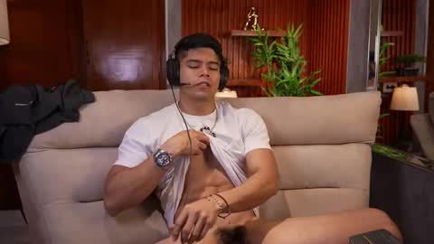 Snapshot of capizzi_ chatting on 02.24.26 David Capizzi online show from 02.24.26