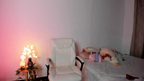 Snapshot of caramelo_xox chatting on 12.24.24 online show from 12.24.24