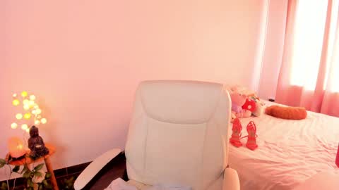 Snapshot of caramelo_xox chatting on 01.10.25 online show from 01.10.25