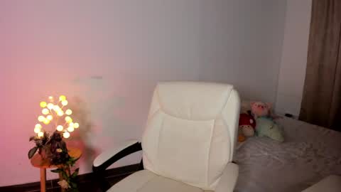 Snapshot of caramelo_xox chatting on 02.03.25 online show from 02.03.25