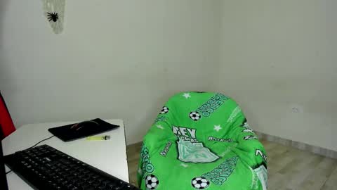 Carlos and Cristian  online show from 12.15.25