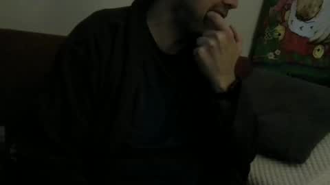 Snapshot of caressonnous chatting on 12.06.24 louis online show from 12.06.24