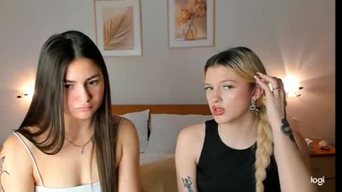 Snapshot of caressyourself chatting on 01.16.25 caressyourself online show from 01.16.25