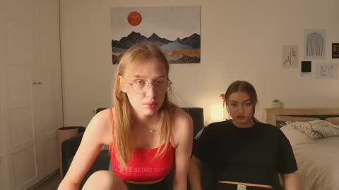 Snapshot of caressyourself chatting on 04.11.26 caressyourself online show from 04.11.26