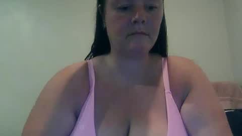 carinabro10 online show from 11.04.25