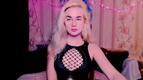 Snapshot of carinfox chatting on 06.16.26 Carin online show from 06.16.26