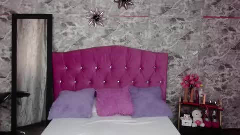 Carla naugthy  online show from 01.20.25