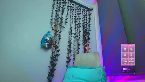 Snapshot of carla_rossi chatting on 10.29.25 Carla online show from 10.29.25