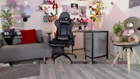Carla independent model    online show from 04.29.26