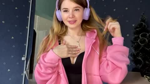 Kaayy  Its my first day here  online show from 04.09.26