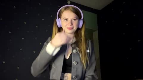 Kaayy  Its my first day here  online show from 04.13.26