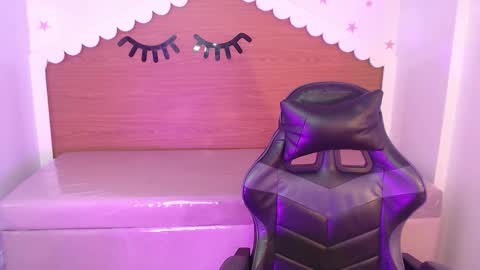 CARLYE   online show from 12.23.25