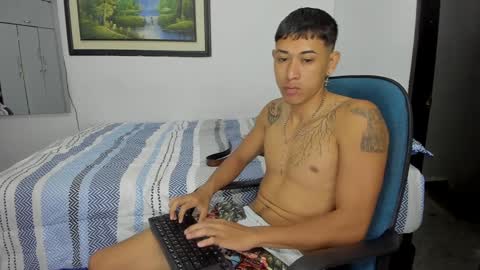 Snapshot of carlitosex09 chatting on 12.27.24 master online show from 12.27.24