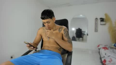 Snapshot of carlitosex09 chatting on 11.09.25 master online show from 11.09.25