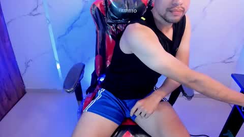 Snapshot of carloholmes chatting on 11.15.25 Carlos online show from 11.15.25