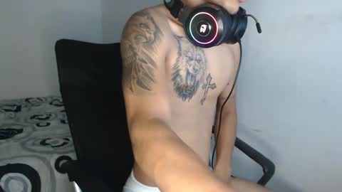carlossmi01 online show from 10.12.25