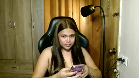 Snapshot of carlota_edwards chatting on 10.25.25 Carla online show from 10.25.25