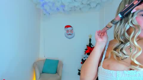 Snapshot of carlota_peach chatting on 12.13.24 Andrea online show from 12.13.24