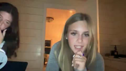 Carly Bora online show from 11.11.25