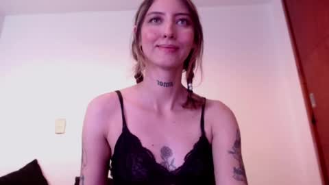 carmennrusso online show from 02.15.25