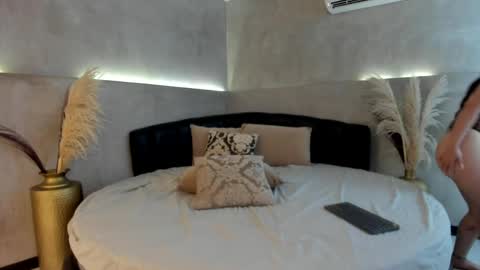 Carolina   online show from 04.04.26