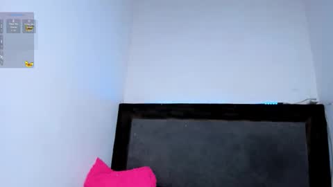Snapshot of carol100597 chatting on 10.05.25 karol online show from 10.05.25