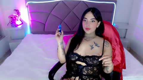 Carolaine01 online show from 10.24.25