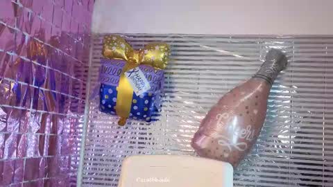 Snapshot of carolblonde chatting on 10.18.25 Char online show from 10.18.25