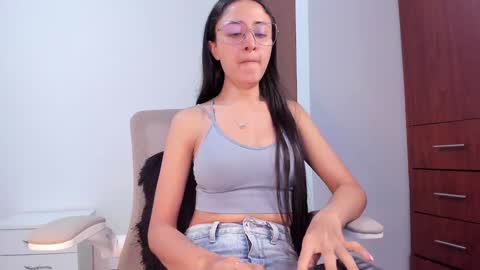 Caroline online show from 01.03.25