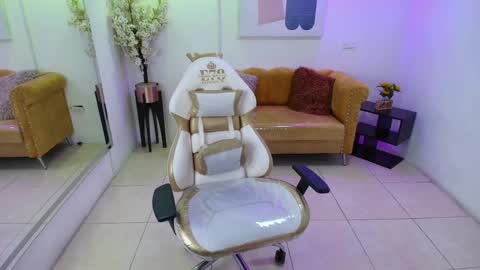 CAROLINA.  online show from 04.12.26