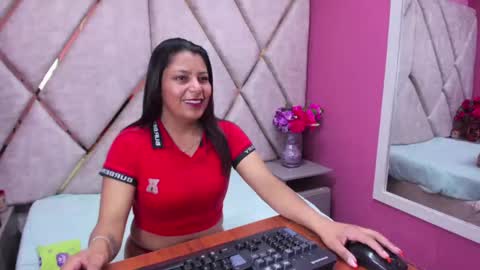 carolina suarez online show from 10.16.25