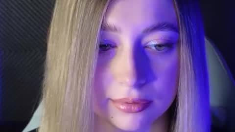 Carolina online show from 10.08.25