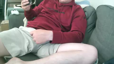 Snapshot of carolinaboy01 chatting on 04.16.26 carolinaboy01 online show from 04.16.26