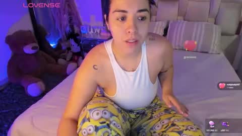 Snapshot of carolinafox_ chatting on 11.16.25 caroline online show from 11.16.25