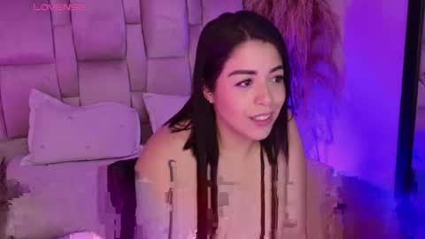 Snapshot of carolinafox_ chatting on 11.26.25 caroline online show from 11.26.25