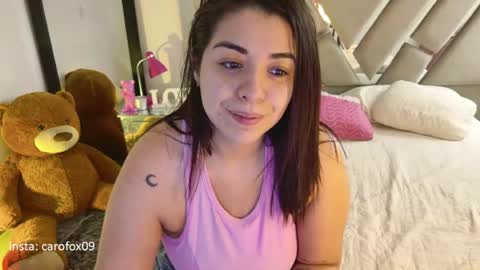 Snapshot of carolinafox_ chatting on 07.03.26 caroline online show from 07.03.26