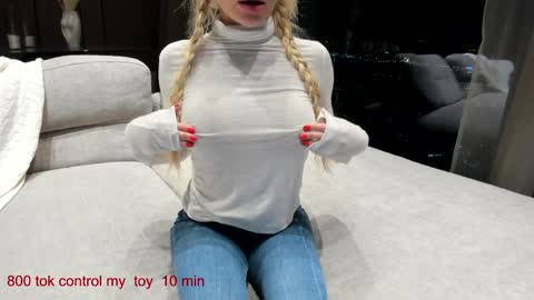 Lina.I will online 1 December   online show from 01.12.25