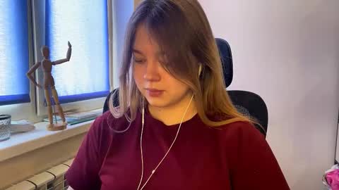 Snapshot of carolindueno chatting on 02.23.26 carolindueno online show from 02.23.26