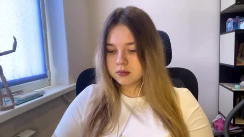 Snapshot of carolindueno chatting on 02.27.26 carolindueno online show from 02.27.26