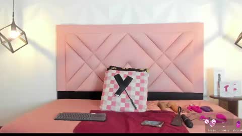 caroline daring online show from 06.10.26