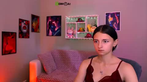Snapshot of caroline_honeyy chatting on 06.16.26 Caroline online show from 06.16.26