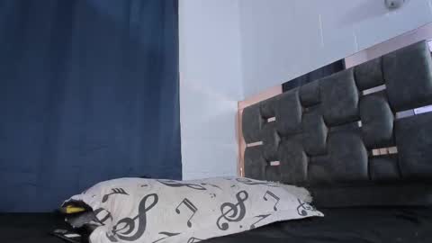 CAROLINE online show from 11.26.25