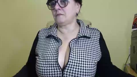 CarolineDream  online show from 10.16.25