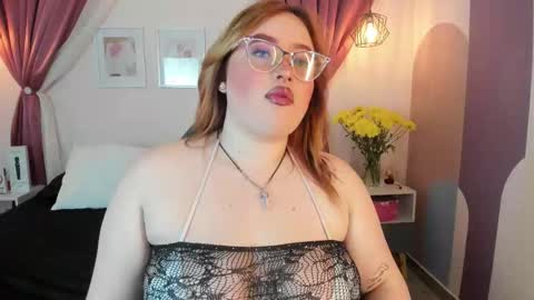 Carolinee  online show from 10.03.25