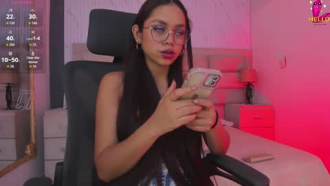 Snapshot of carolinefyre chatting on 04.10.26 Caroline online show from 04.10.26
