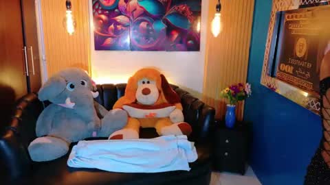 carolinejesh online show from 04.04.26