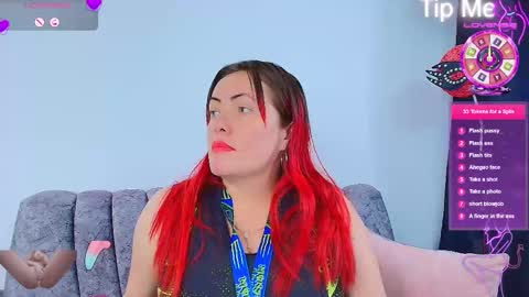 Carolinhe  online show from 10.10.25