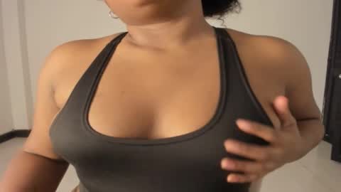 Snapshot of carolinnagomez chatting on 03.01.26 Caro online show from 03.01.26