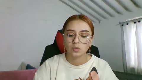 Snapshot of carolinnapinkman chatting on 05.14.26 carolinnapinkman online show from 05.14.26