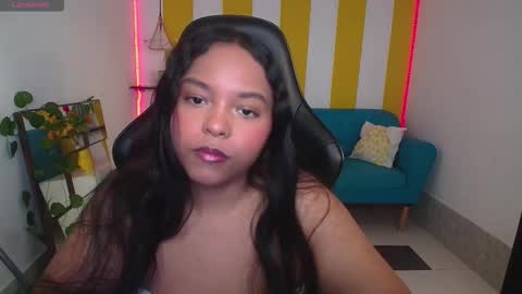 Snapshot of carollkiss chatting on 10.07.25 carollkiss online show from 10.07.25
